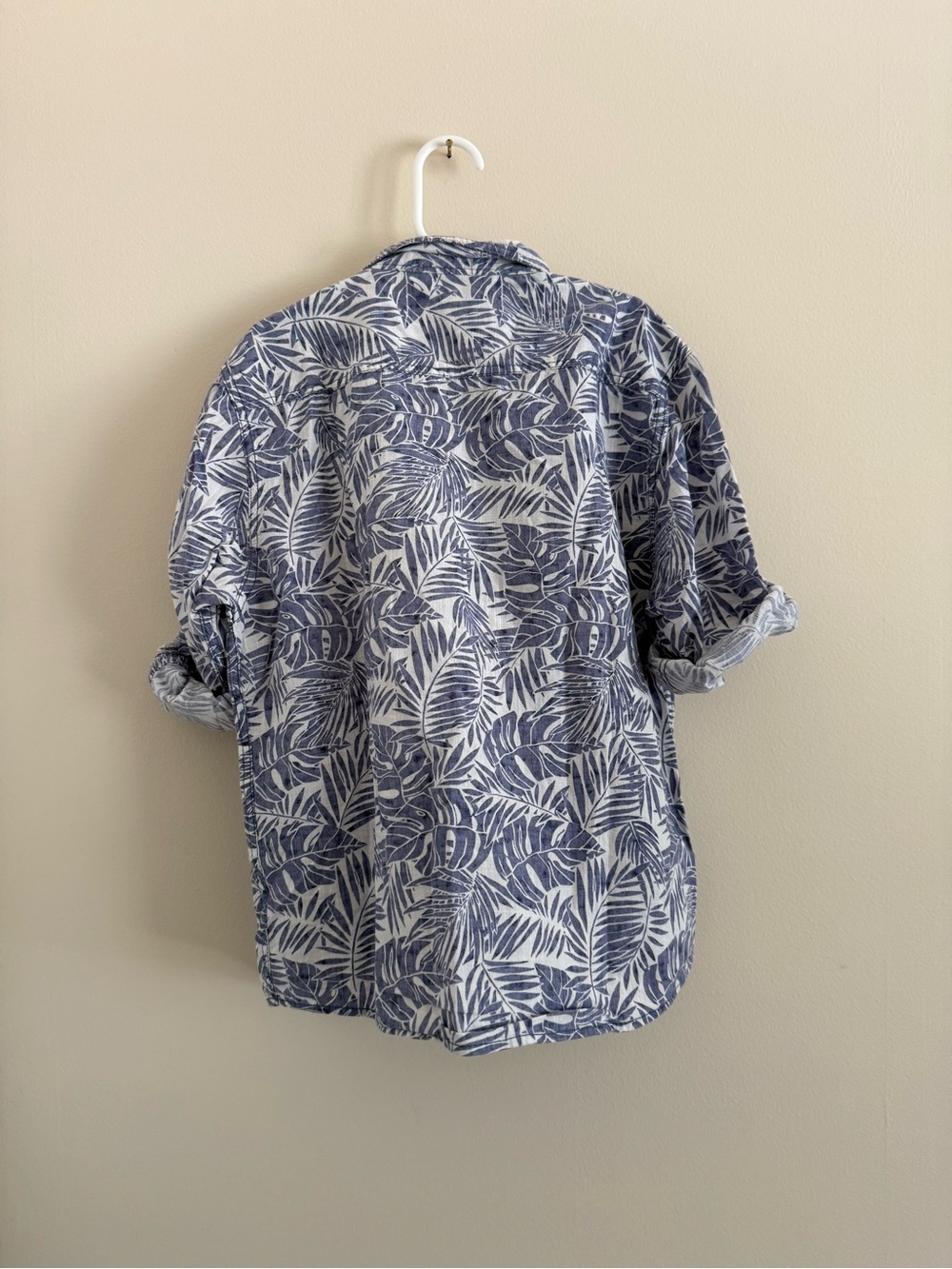 Zara Boys White Button-Down with Blue Leaf Print // size 9 - Picture 2 of 12